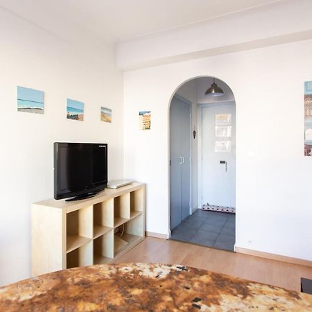 Nice Center - Bright Studio Balcony Wifi & Aircon Διαμέρισμα Εξωτερικό φωτογραφία