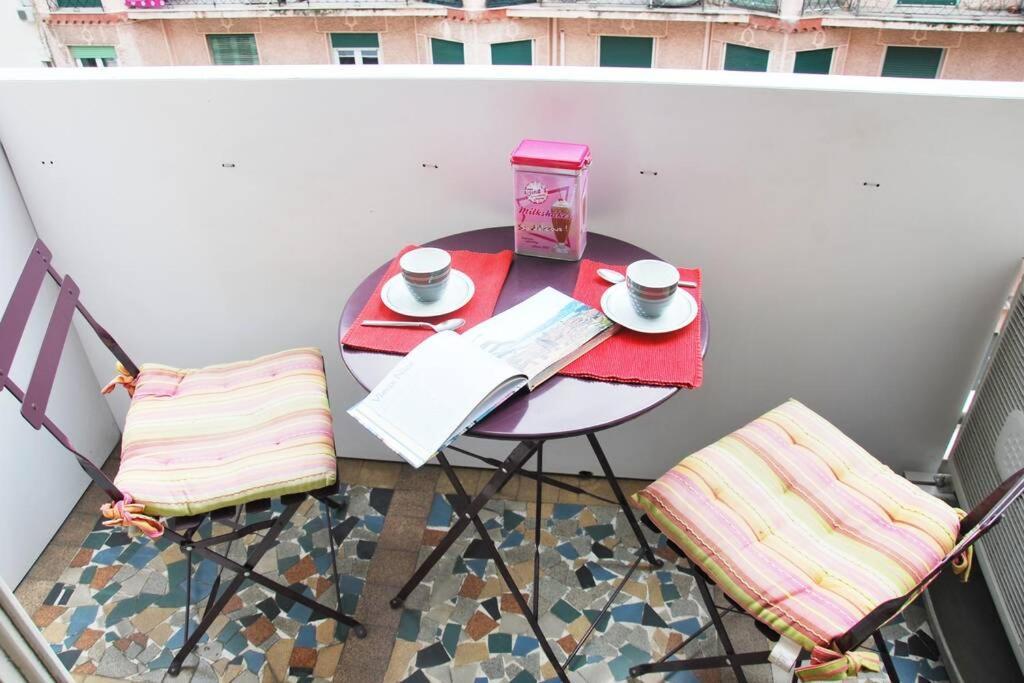 Nice Center - Bright Studio Balcony Wifi & Aircon Διαμέρισμα Εξωτερικό φωτογραφία
