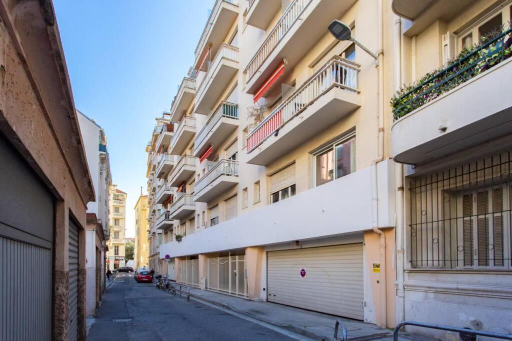 Nice Center - Bright Studio Balcony Wifi & Aircon Διαμέρισμα Εξωτερικό φωτογραφία
