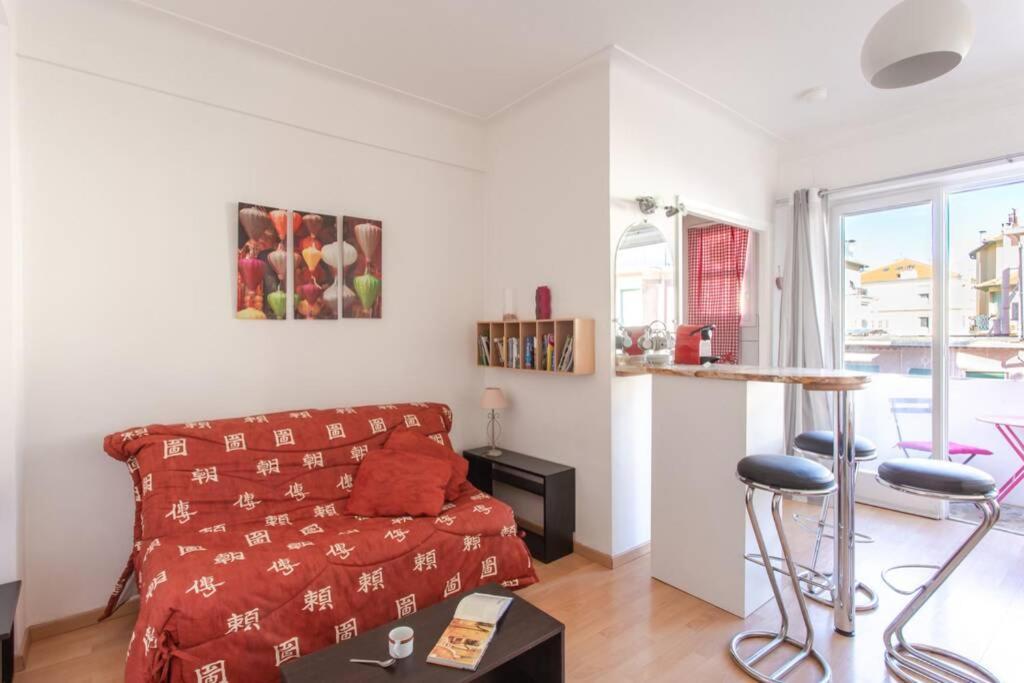 Nice Center - Bright Studio Balcony Wifi & Aircon Διαμέρισμα Εξωτερικό φωτογραφία
